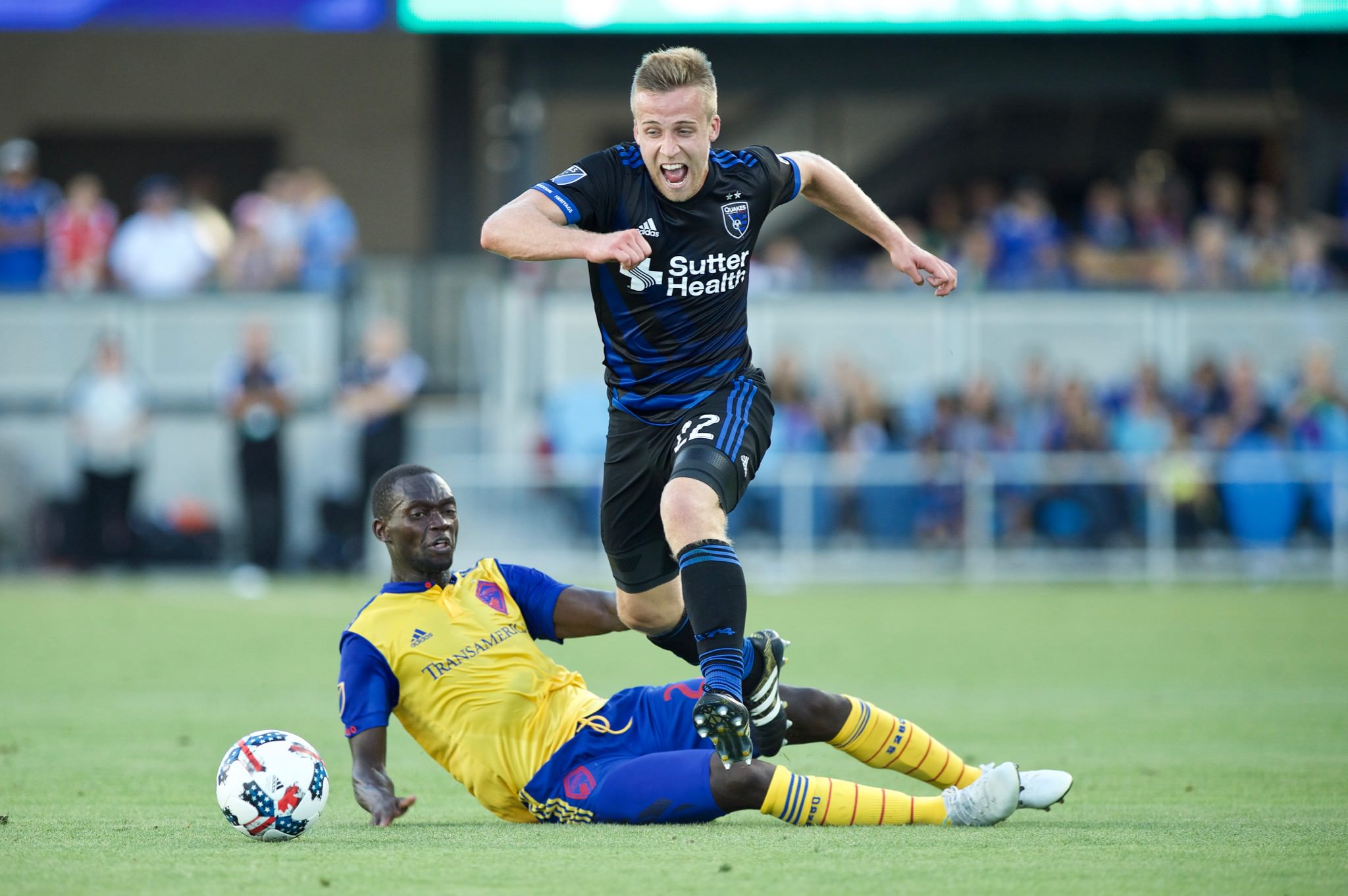 “十四冬”短道速滑收官 黑龙江获女子接力金牌.